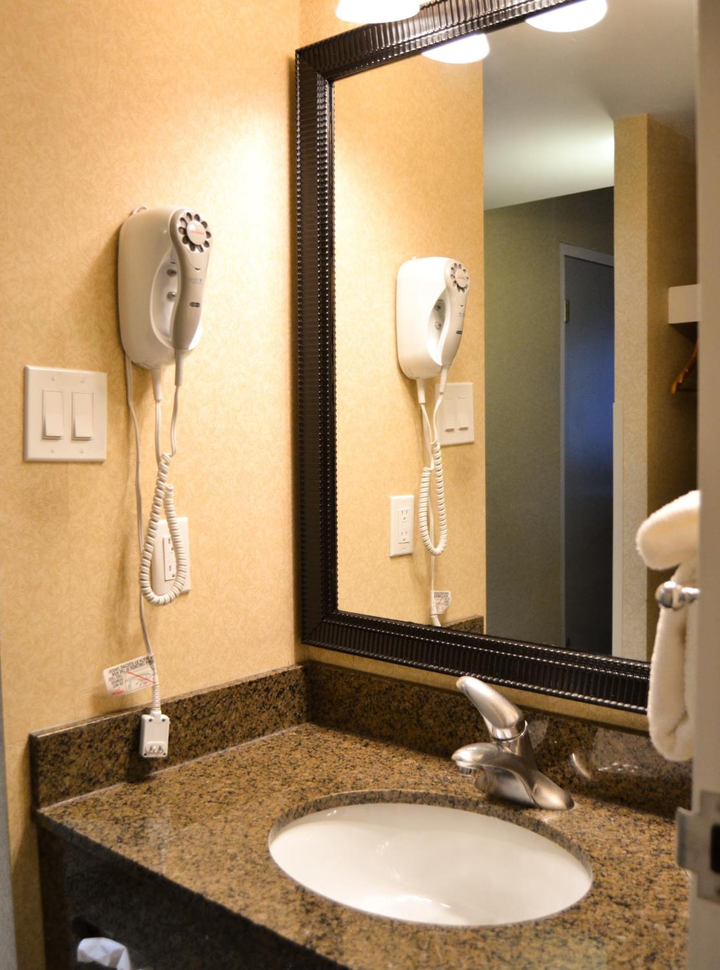 Amenida Residences, Calgary Bagian luar foto
